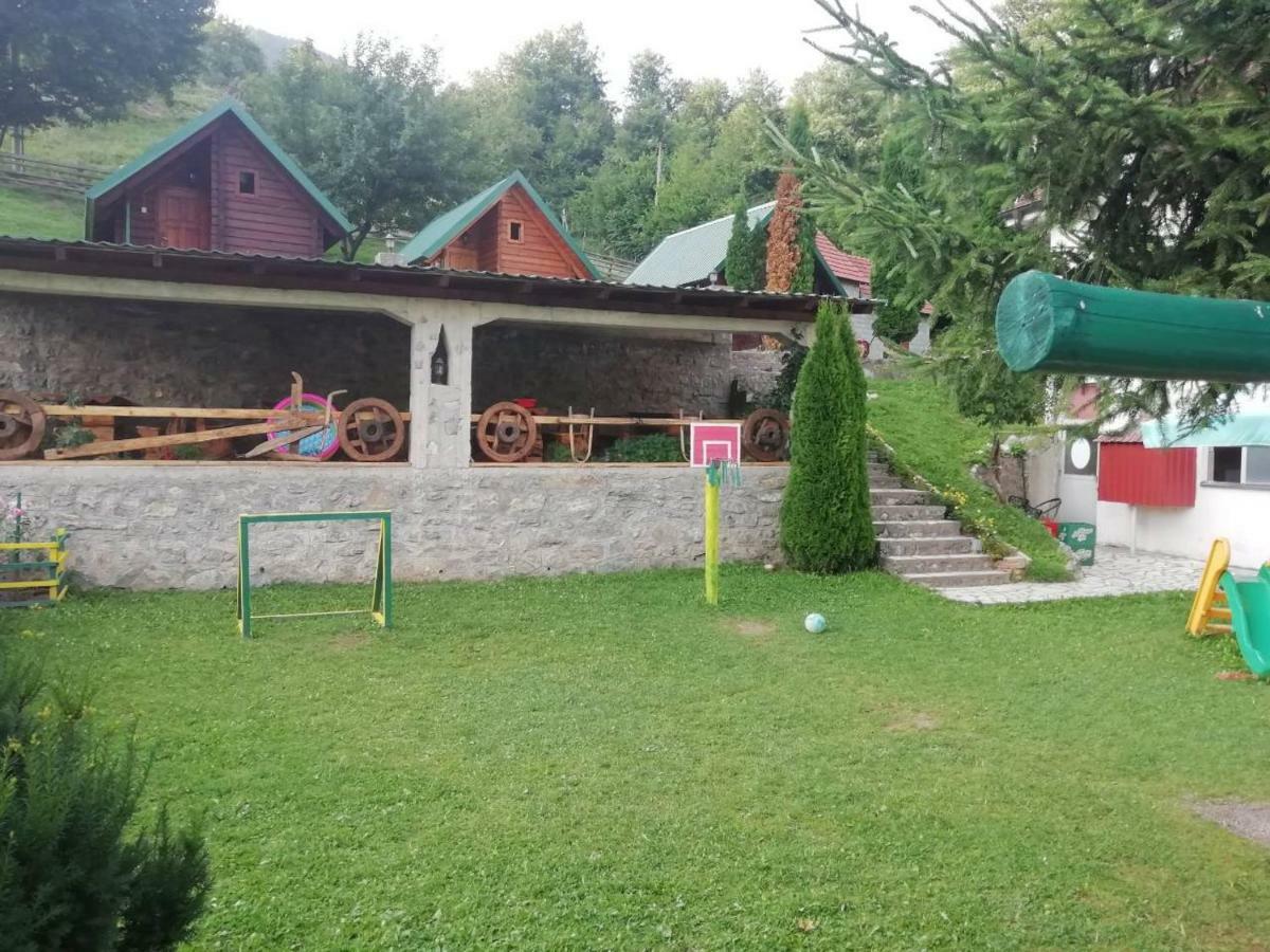 Bungalovi Vukovic Мойковац Экстерьер фото